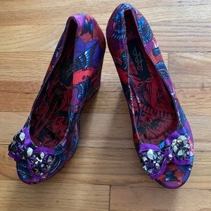 Iron Fist satin floral peel toe wedges with bow size US 8 women’s